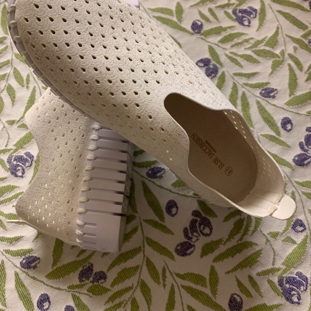 Ilse Jacobsen Slip-Ons   37  NWOB
